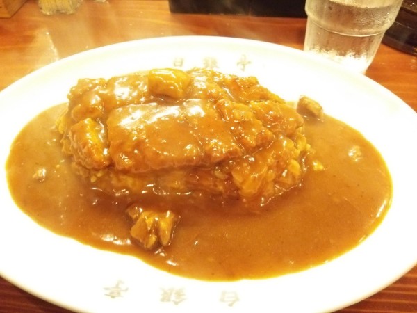白銀亭のトンカツカレー