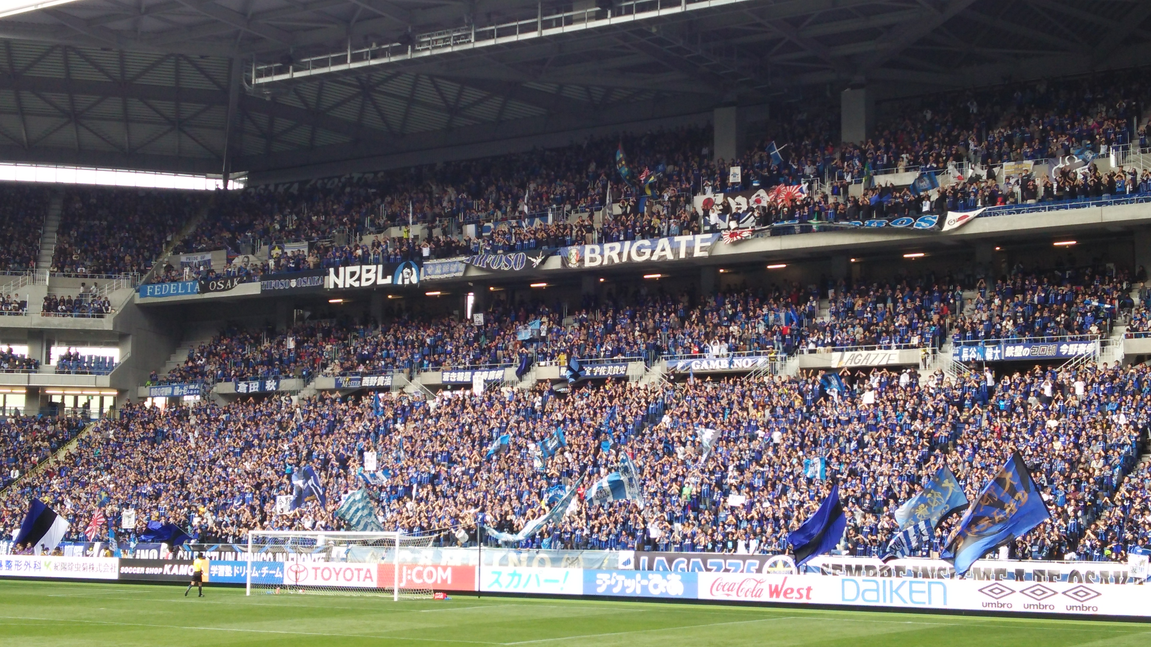 ガンバ新スタジアムこけら落し